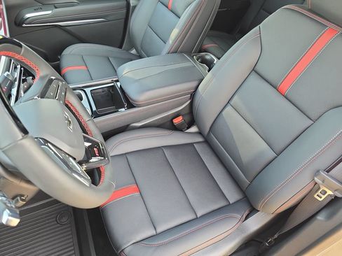 New 2026 Chevrolet Traverse RS w/ LPO, Floor Liner Package AWD/4WD image 16