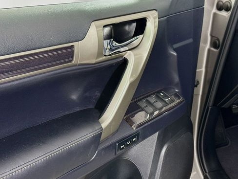 Certified 2020 Lexus GX 460 Premium w/ Premium Package image 18