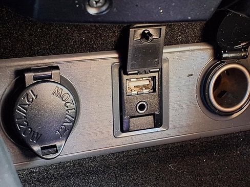 Used 2013 Toyota Avalon Limited image 21