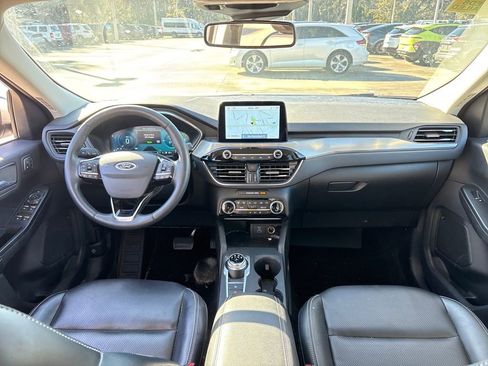 Used 2022 Ford Escape Titanium image 7