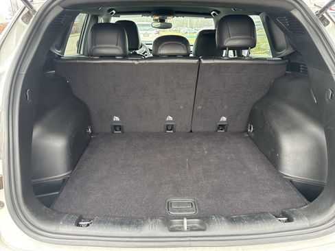 Used 2024 Jeep Compass Latitude image 11