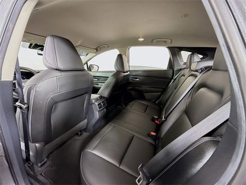 Certified 2025 Nissan Murano SV image 9