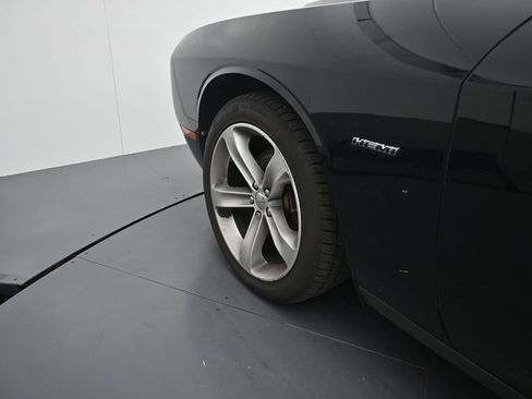 Used 2016 Dodge Challenger R/T RWD image 11