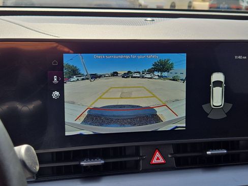 Used 2025 Kia Sportage EX FWD image 18