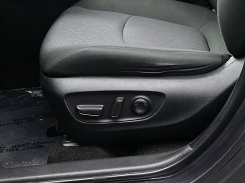 Used 2024 Toyota RAV4 XLE FWD image 11