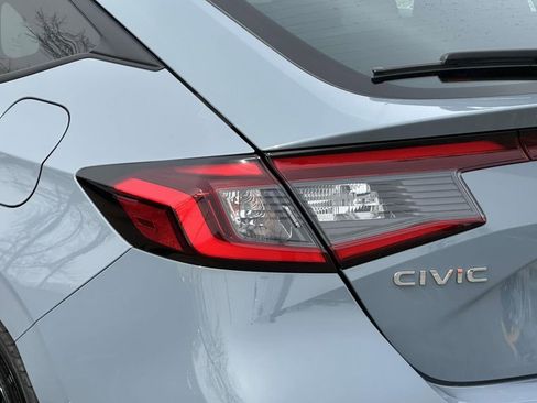 Used 2023 Honda Civic Sport image 8