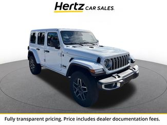Used 2025 Jeep Wrangler Unlimited Sahara AWD/4WD video 1