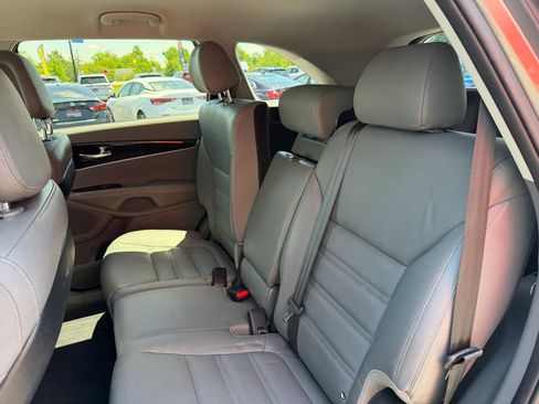 Used 2016 Kia Sorento EX AWD/4WD image 18