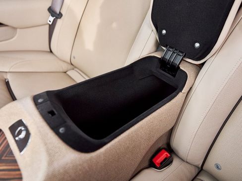 Used 2014 Rolls-Royce Wraith image 47