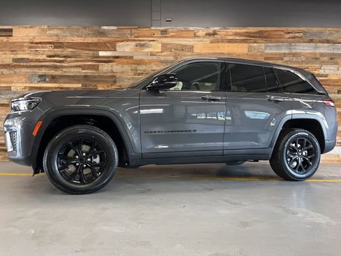 New 2026 Jeep Grand Cherokee Altitude AWD/4WD image 55