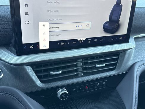 Used 2025 Ford Explorer Platinum w/ Ultimate Package image 26