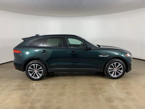 Used 2018 Jaguar F-PACE Premium image 7