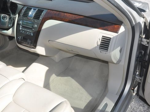 Used 2008 Cadillac DTS FWD image 24