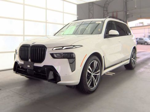 Used 2027 BMW X7 xDrive40i AWD/4WD image 1