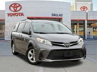 Used 2019 Toyota Sienna LE video 1