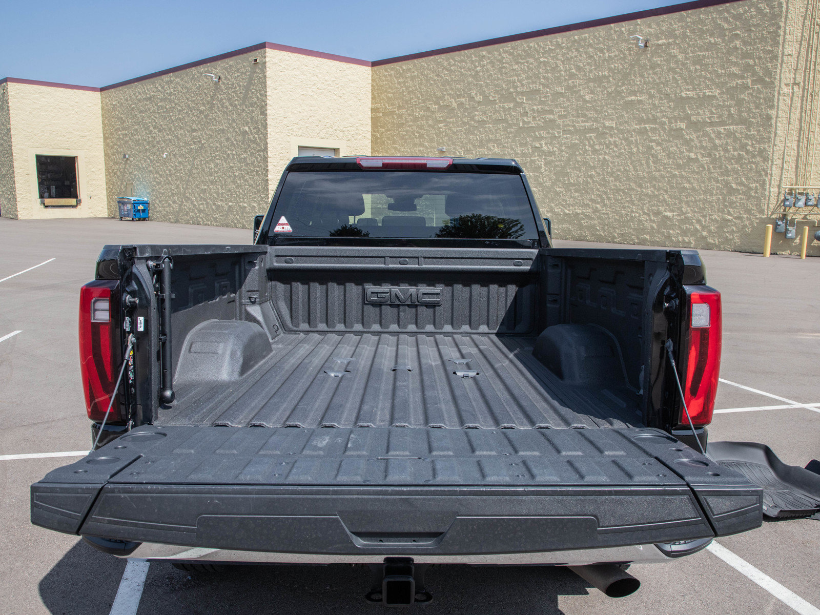 Used 2024 GMC Sierra 2500 SLT AWD/4WD image 16