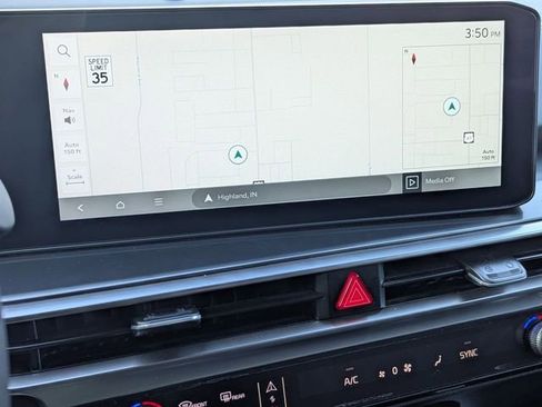 Used 2025 Kia Sorento S w/ Panoramic Sunroof Package image 14