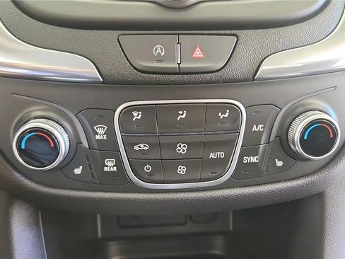 Used 2024 Chevrolet Equinox LT FWD image 27