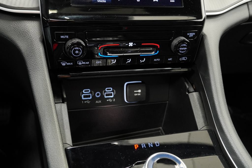 Certified 2025 Jeep Grand Cherokee L Laredo AWD/4WD image 32