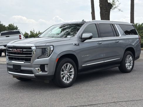 Used 2024 GMC Yukon XL SLT w/ SLT Premium Package AWD/4WD image 10
