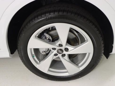 New 2025 Audi Q5 Premium Plus image 9