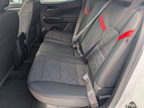 Used 2023 Chevrolet Colorado Z71 w/ Z71 Convenience Package 2 image 12