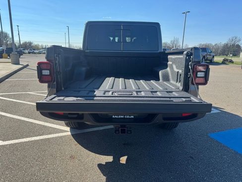 New 2026 Jeep Gladiator Sport AWD/4WD image 9