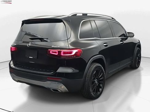 Used 2023 Mercedes-Benz GLB 250 4MATIC image 10