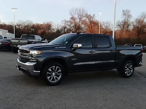 Used 2022 Chevrolet Silverado 1500 LT w/ Bed Protection Package image 4