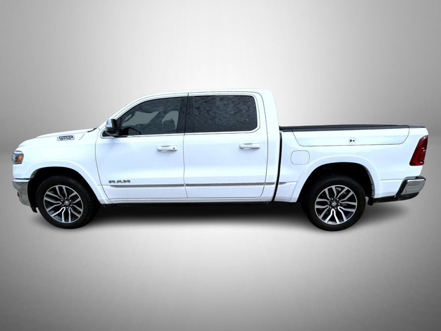 Used 2025 RAM 1500 Limited AWD/4WD image 8