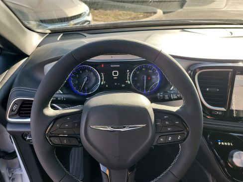 New 2026 Chrysler Pacifica Limited w/ S Appearance Package image 22