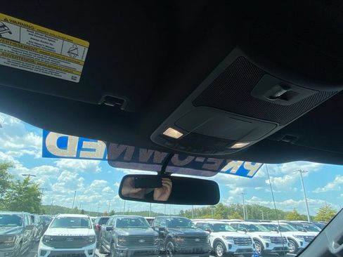 Used 2018 Ford F150 XLT w/ Equipment Group 302A Luxury AWD/4WD image 19
