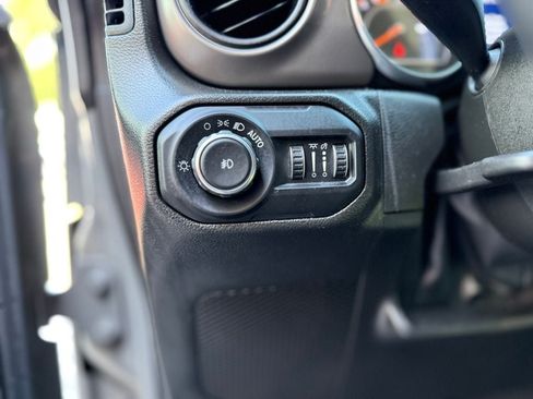 Used 2022 Jeep Wrangler Sport AWD/4WD image 22