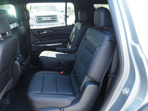 Used 2025 Chevrolet Traverse Z71 w/ Driver Confidence Package AWD/4WD image 16