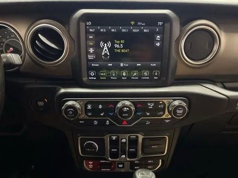 Used 2018 Jeep Wrangler Unlimited Rubicon w/ Dual Top Group AWD/4WD image 14