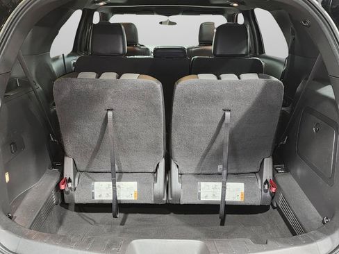Used 2015 Ford Explorer XLT w/ Equipment Group 202B FWD image 28