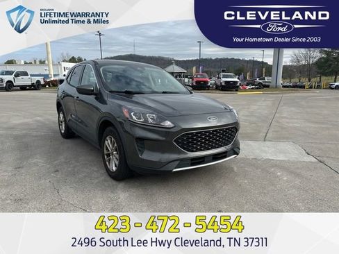 Used 2020 Ford Escape SE image 1