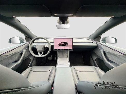 Used 2026 Tesla Model Y 2WD image 28