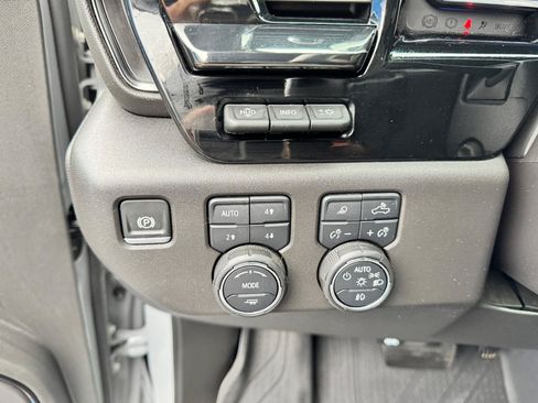 Used 2024 Chevrolet Silverado 1500 ZR2 w/ Technology Package AWD/4WD image 25