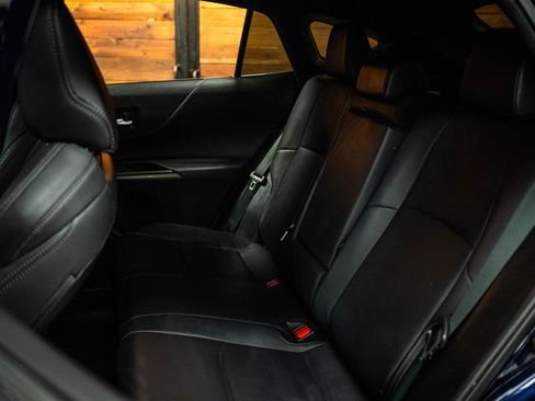Used 2022 Toyota Venza XLE AWD/4WD image 11