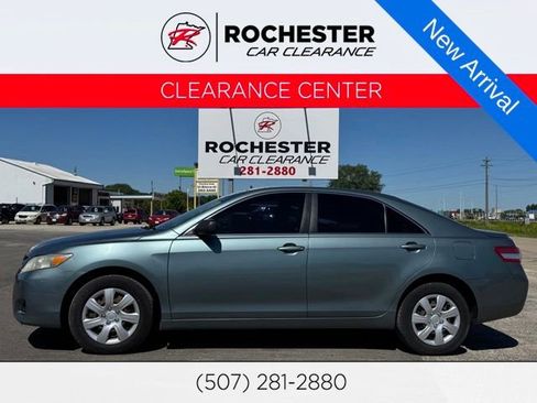 Used 2010 Toyota Camry LE FWD image 1