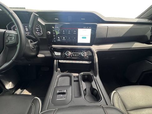 Used 2025 GMC Sierra 2500 AT4X AWD/4WD image 13