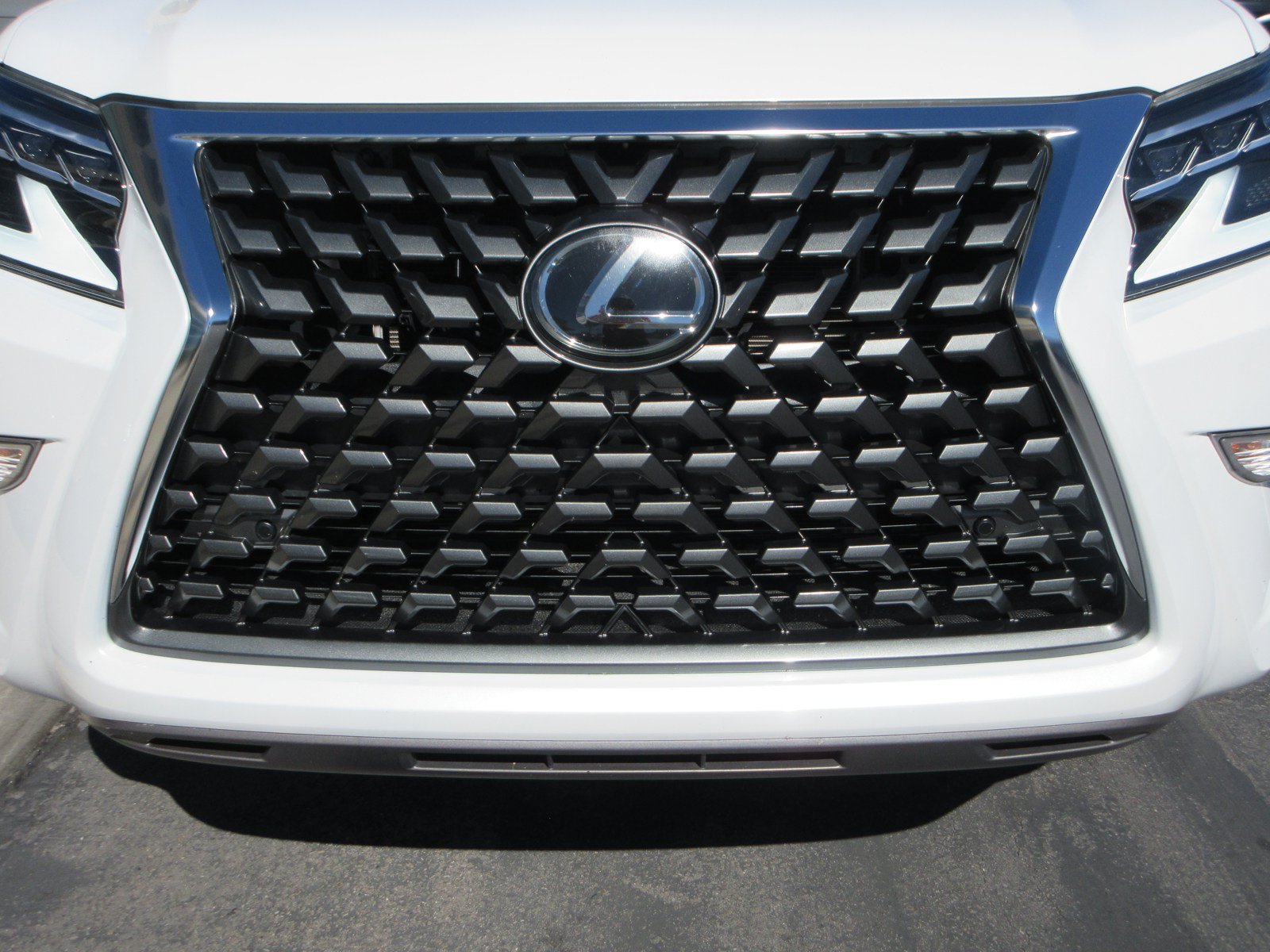 Used 2021 Lexus GX 460 Premium w/ Premium Package AWD/4WD image 15