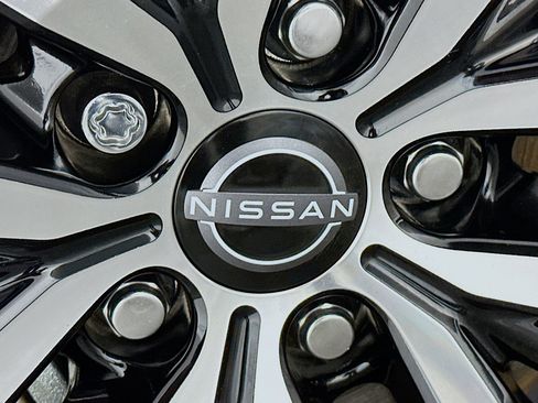 Used 2023 Nissan Pathfinder Platinum w/ Cargo Package image 40