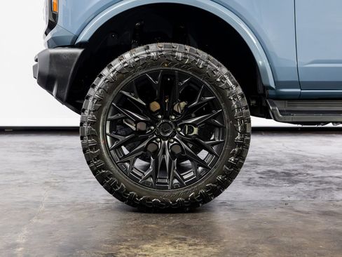 Used 2025 Ford Bronco Outer Banks AWD/4WD image 11