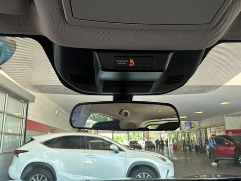 Used 2025 Nissan Rogue SV FWD image 18