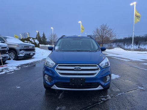 Used 2018 Ford Escape SE image 2