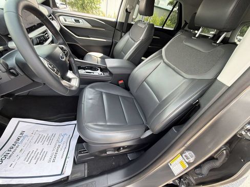 Used 2025 Ford Explorer Active w/ Active Comfort Package AWD/4WD image 17