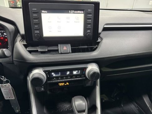 Used 2019 Toyota RAV4 LE image 14