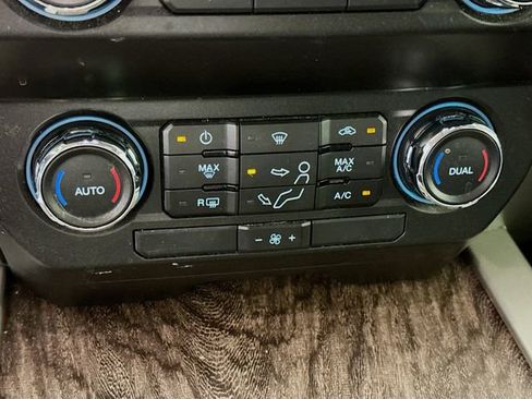 Used 2019 Ford F250 Lariat w/ FX4 Off-Road Package image 17